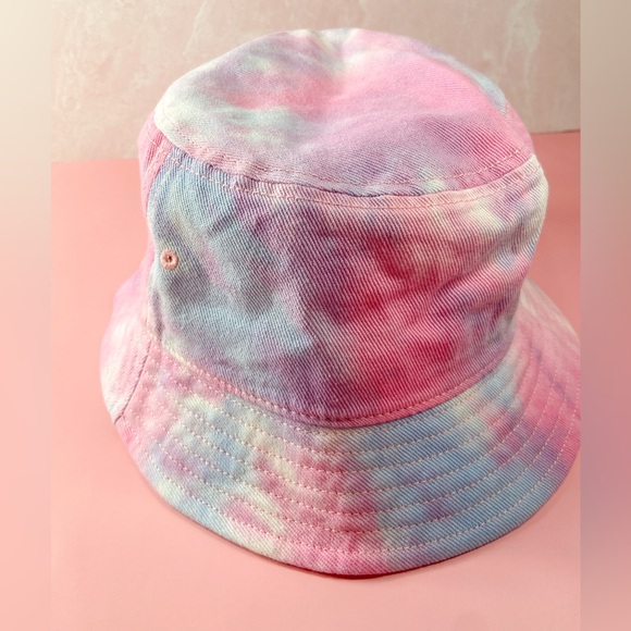 Pastel Bucket Hat for Beach or Pool Day. Summer Accessories - Picture 5 of 7